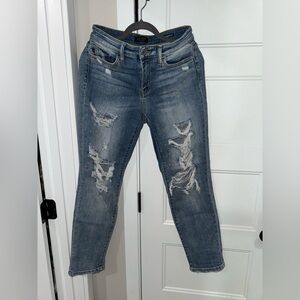 Judy Blue Distressed Skinny Jeans. Boyfriend Fit